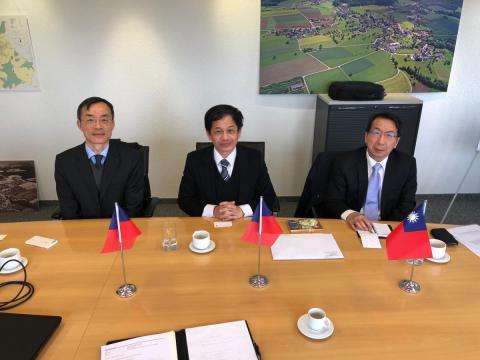 Bild 1828: Mr. Yung-te WANG, Dr. David HUANG, Mr. Der-an FANN